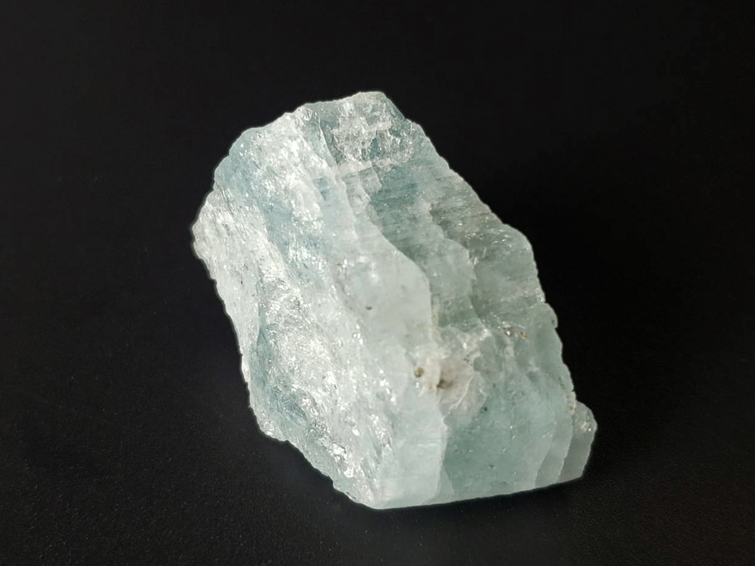 【繊細なハートを光に変える】アクアマリン