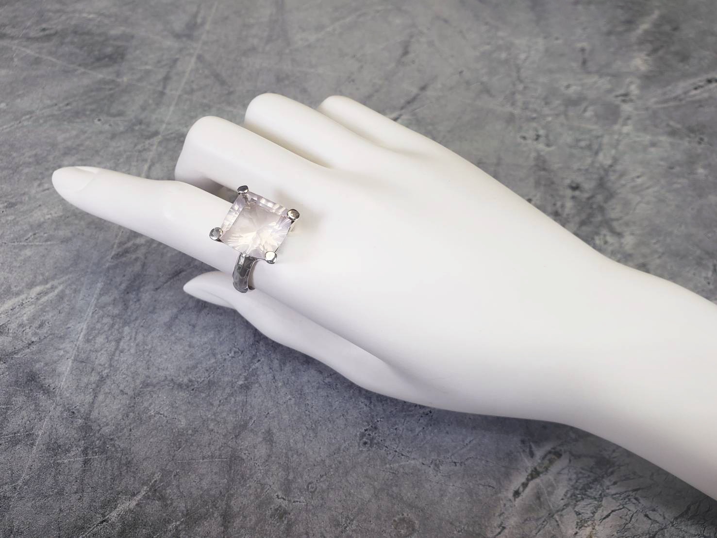 【あなたは美しい】ローズクォーツ リング スターボーンジュエリー