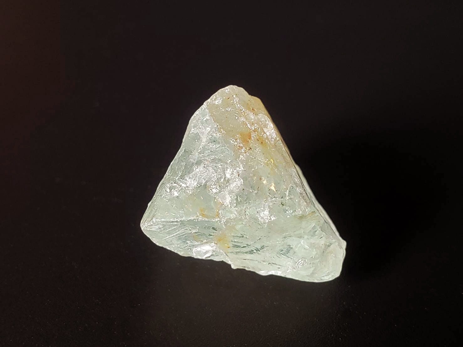 【繊細なハートを光に変える】アクアマリン