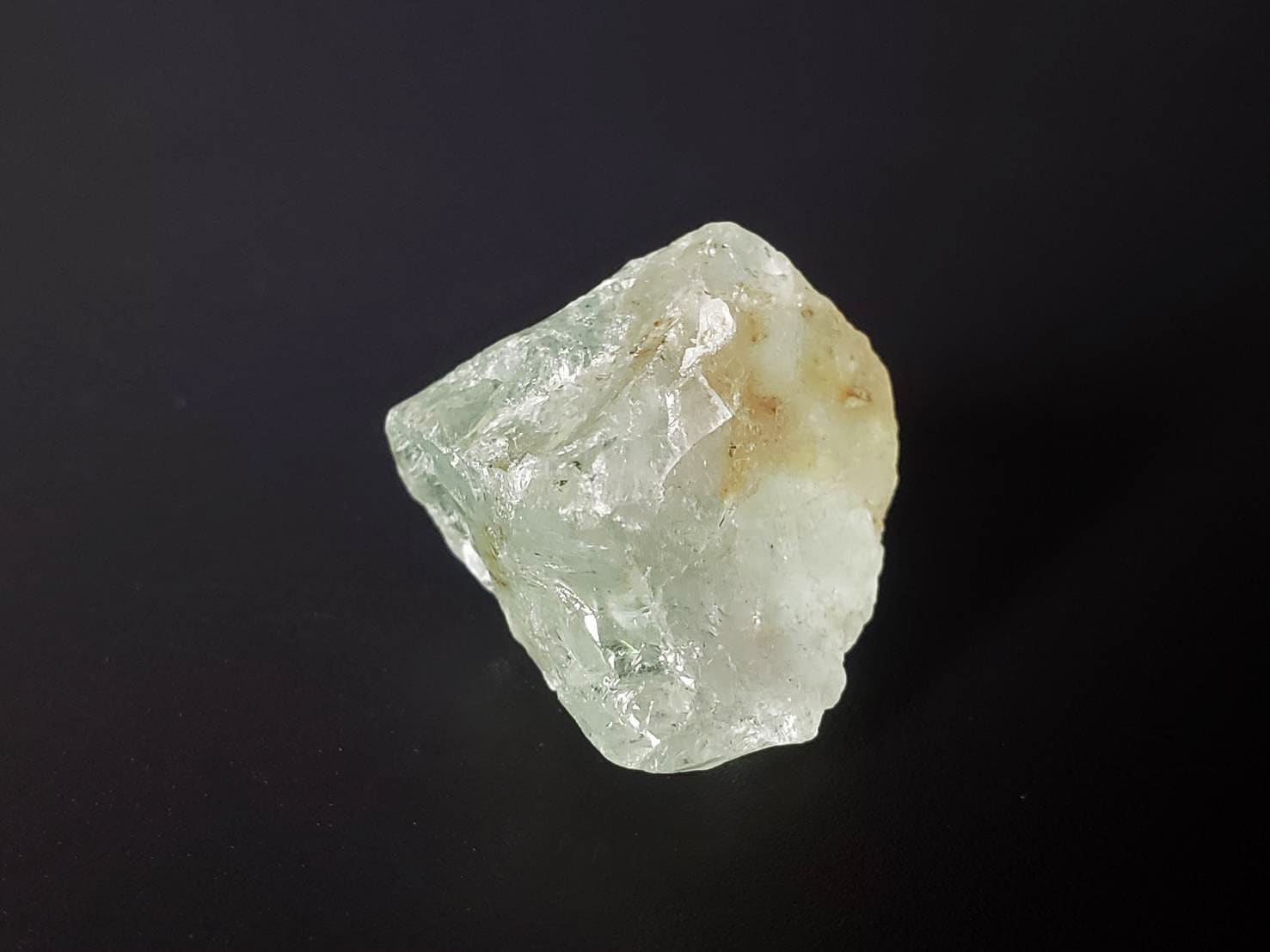 【繊細なハートを光に変える】アクアマリン