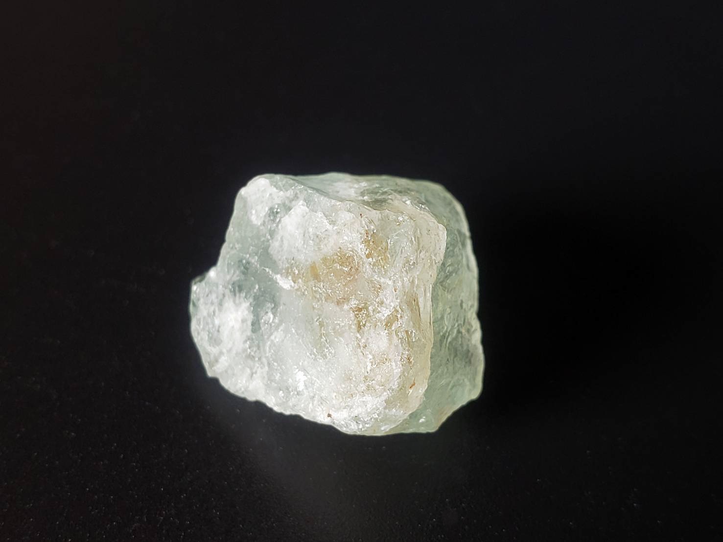 【繊細なハートを光に変える】アクアマリン