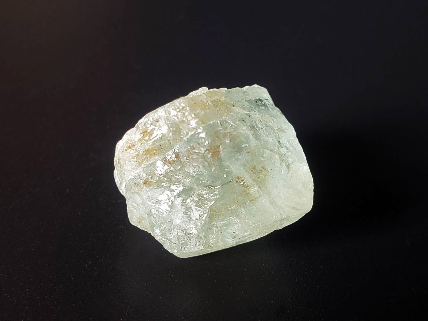 【繊細なハートを光に変える】アクアマリン