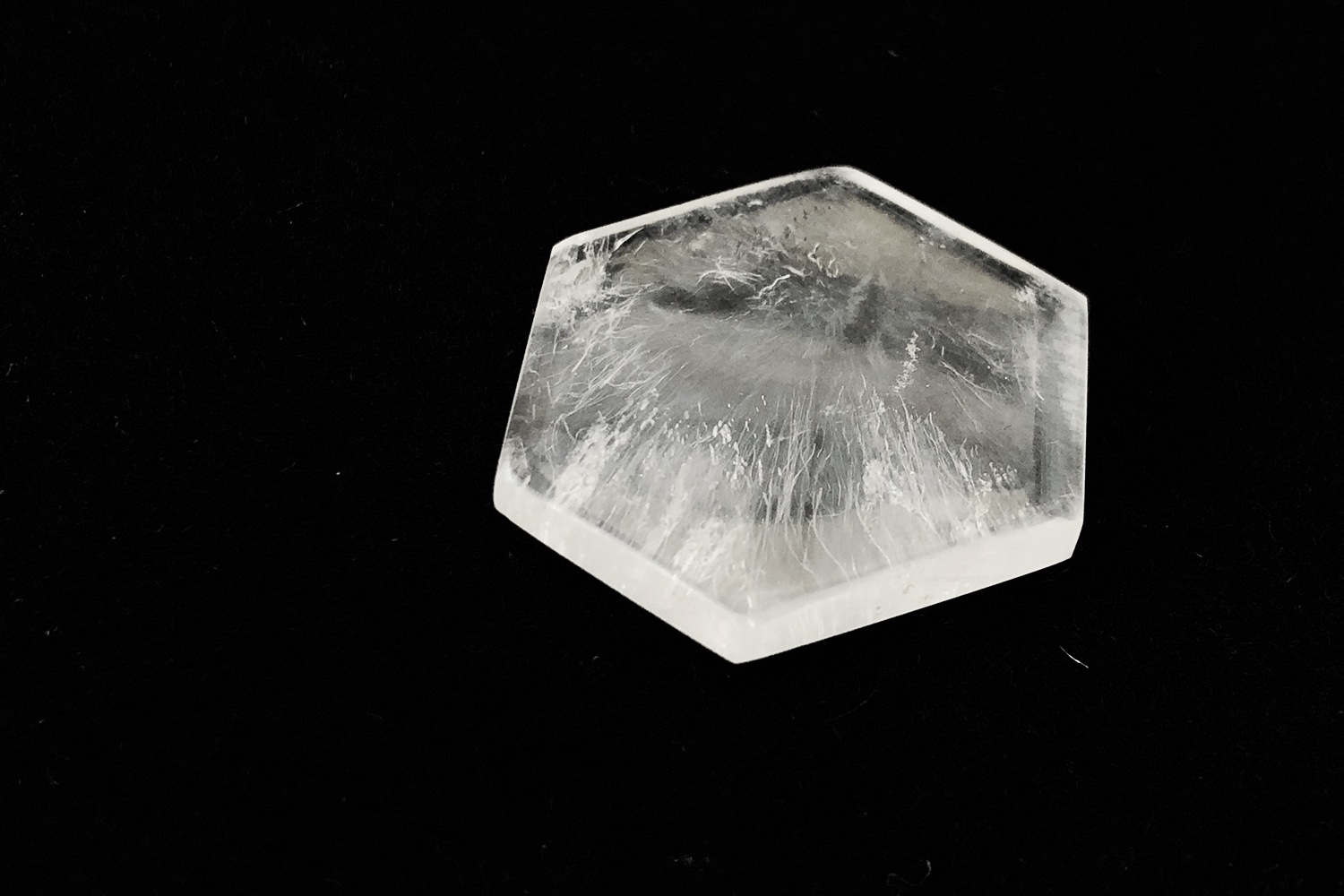 ビッグバンクォーツ