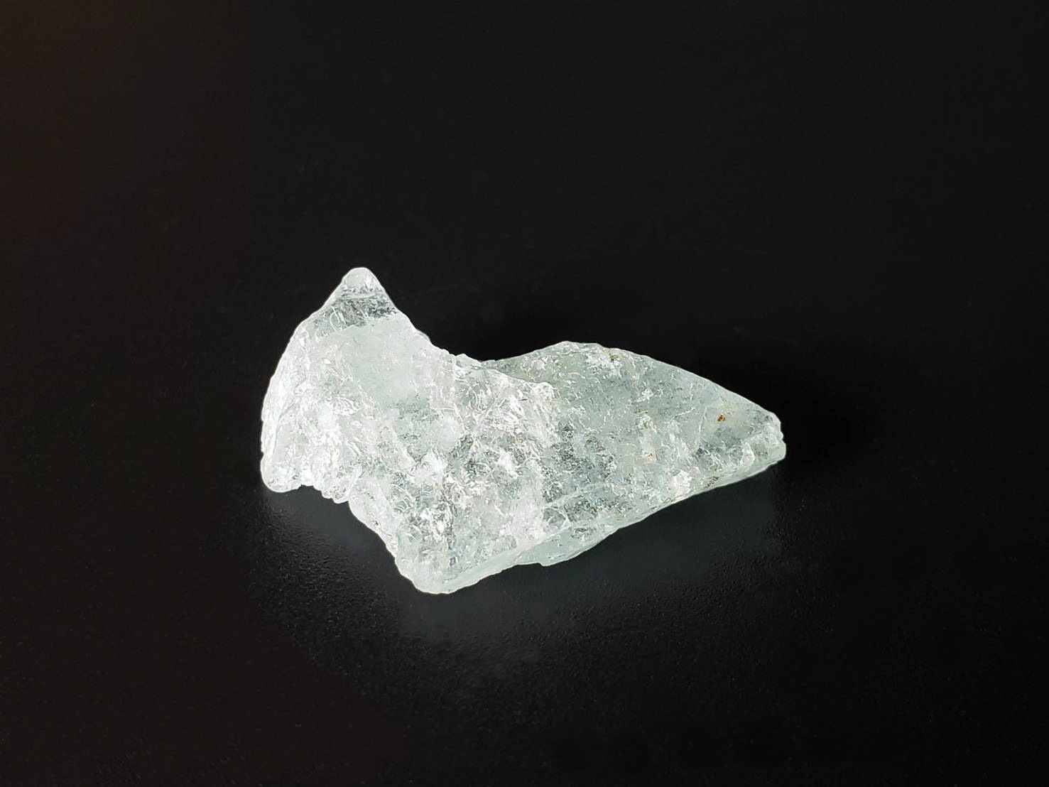 【繊細なハートを光に変える】アクアマリン