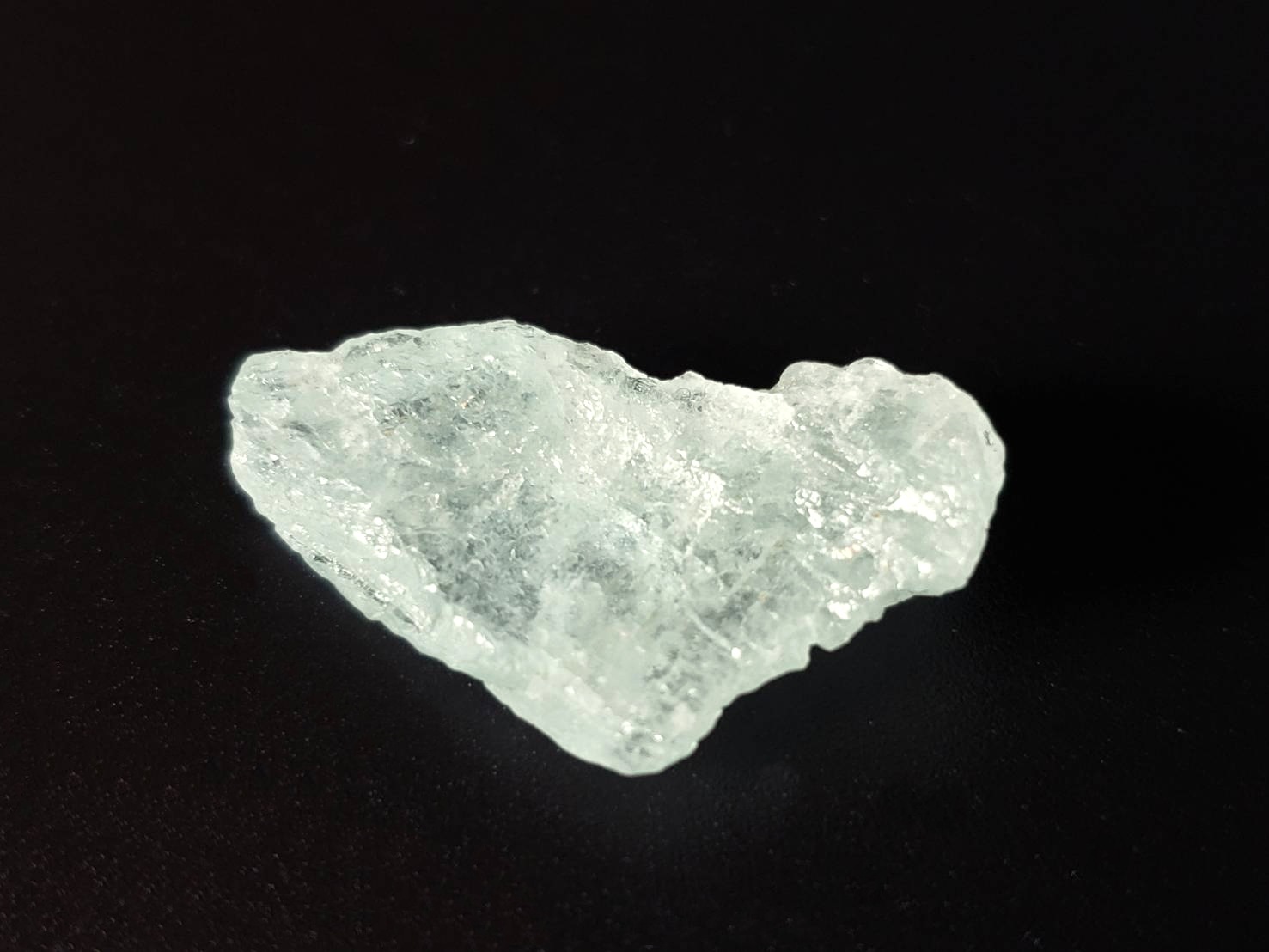 【繊細なハートを光に変える】アクアマリン