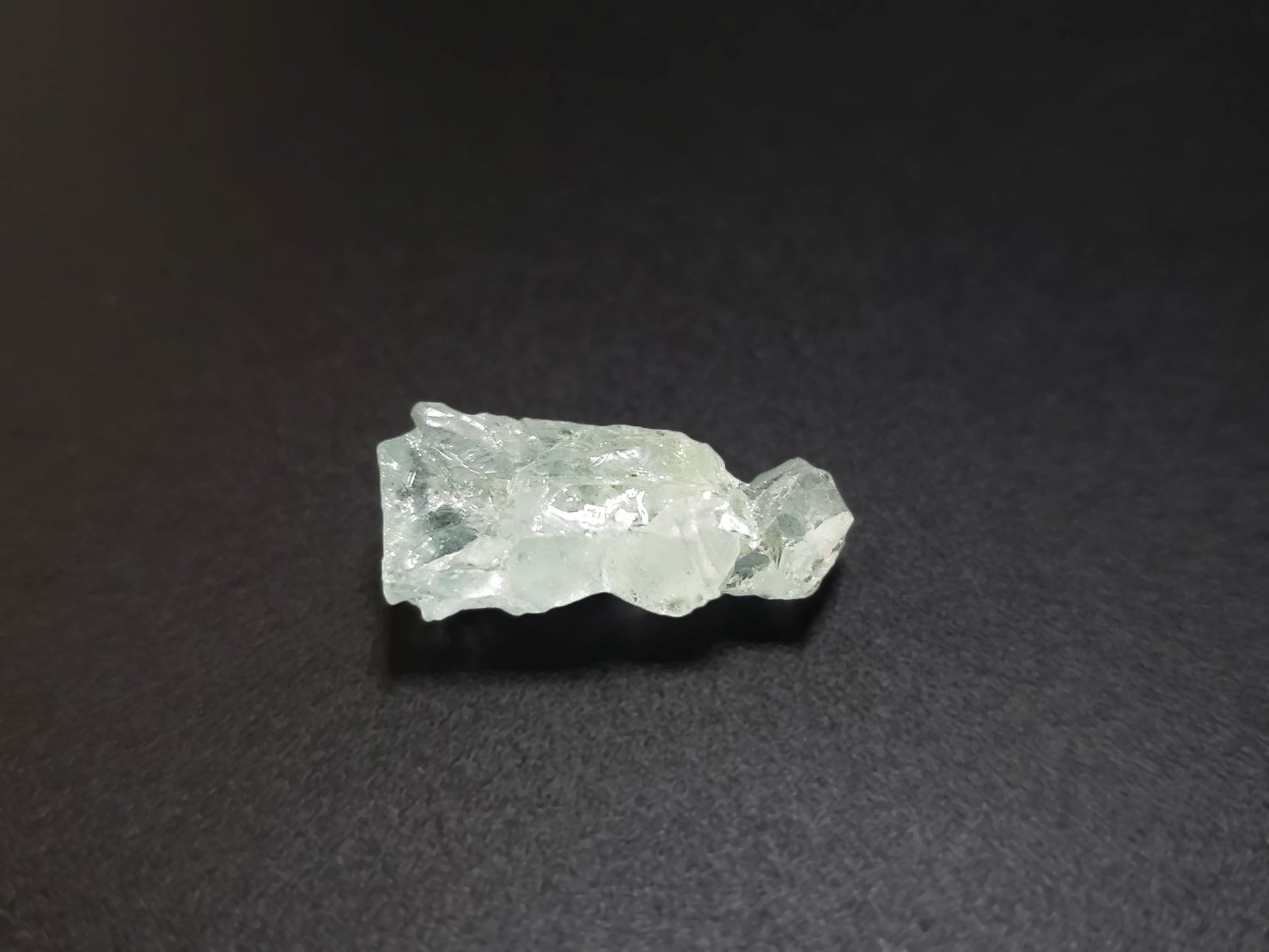 【繊細なハートを光に変える】アクアマリン