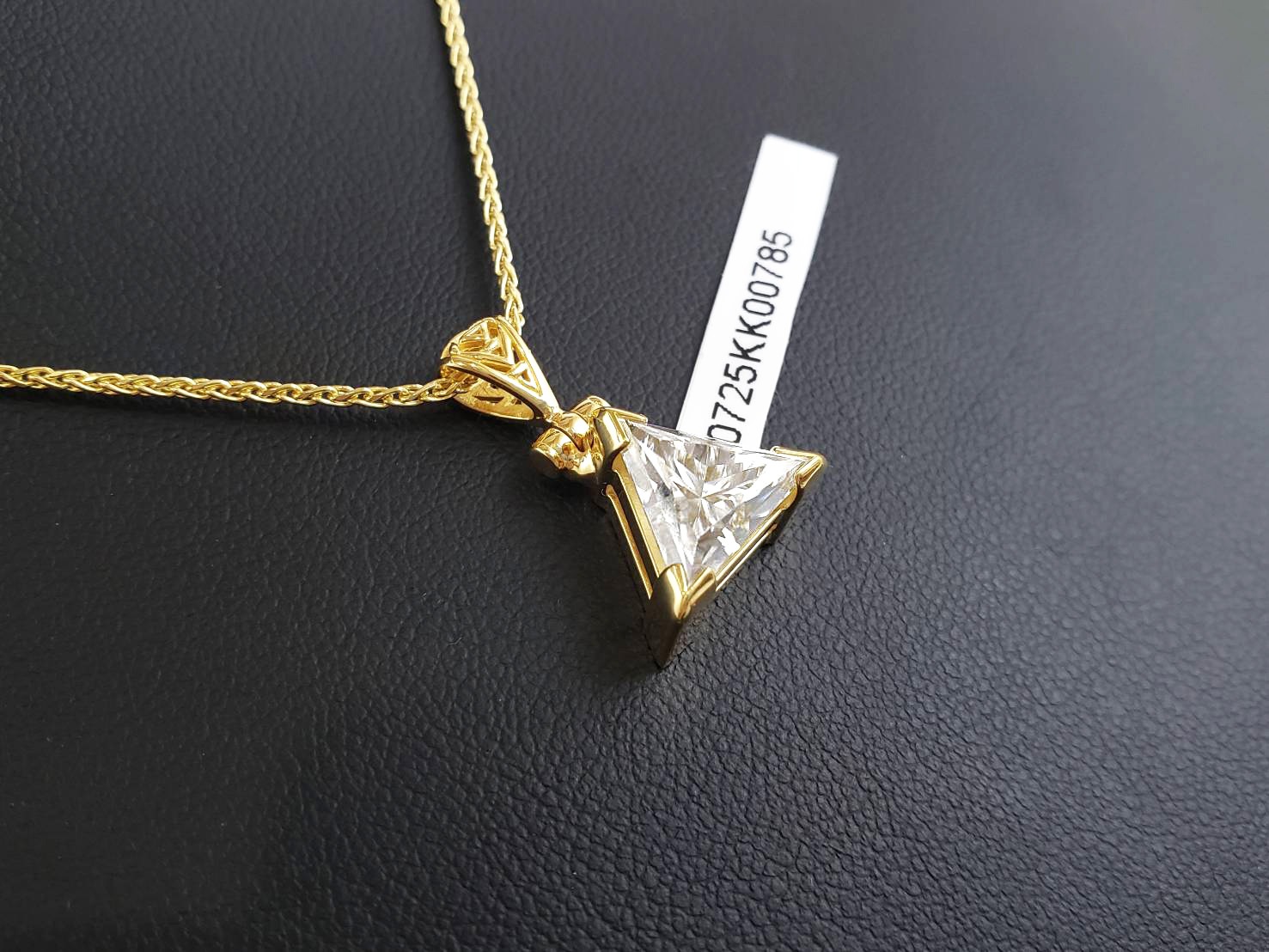 【潜在パワーを発揮させる】ホワイトモアッサナイト｜ケイトキング 6127