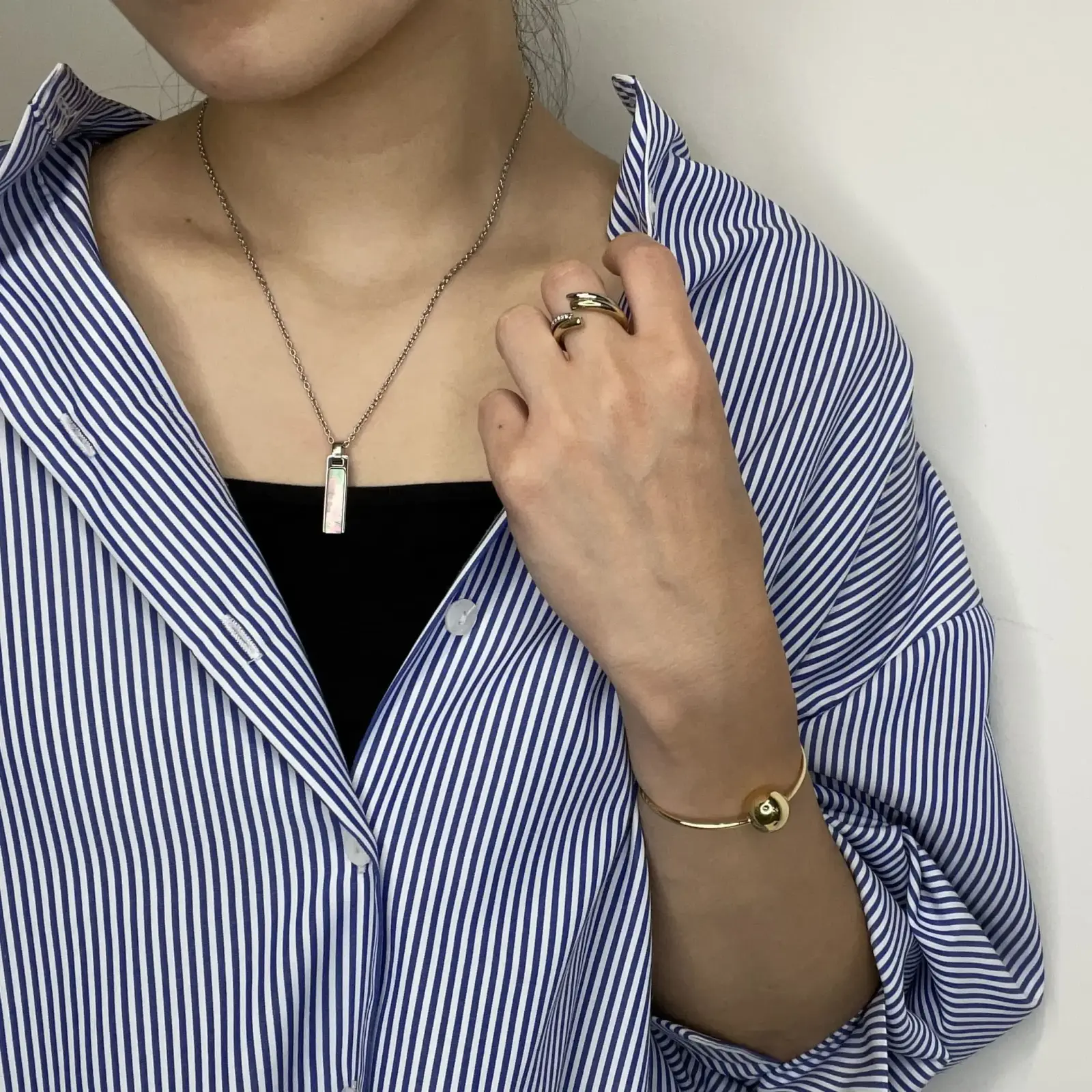 Square shell necklace