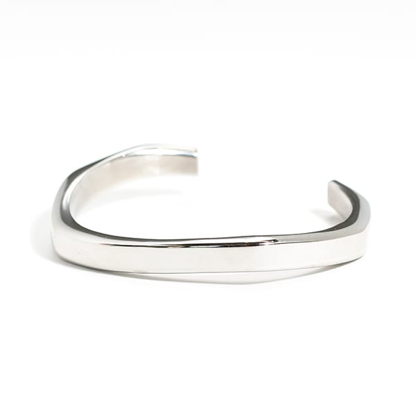 Thickly bangle