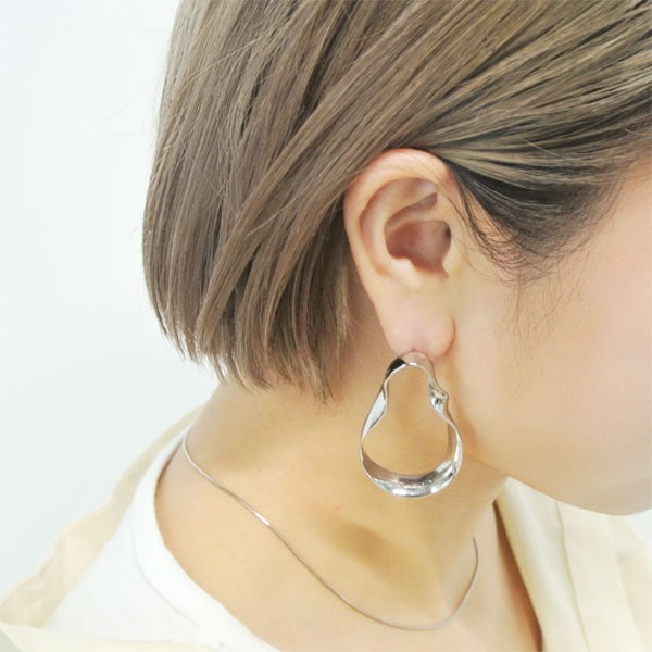 Wave hoop pierce