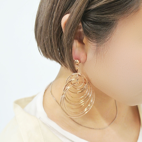 Spiral hoop pierce