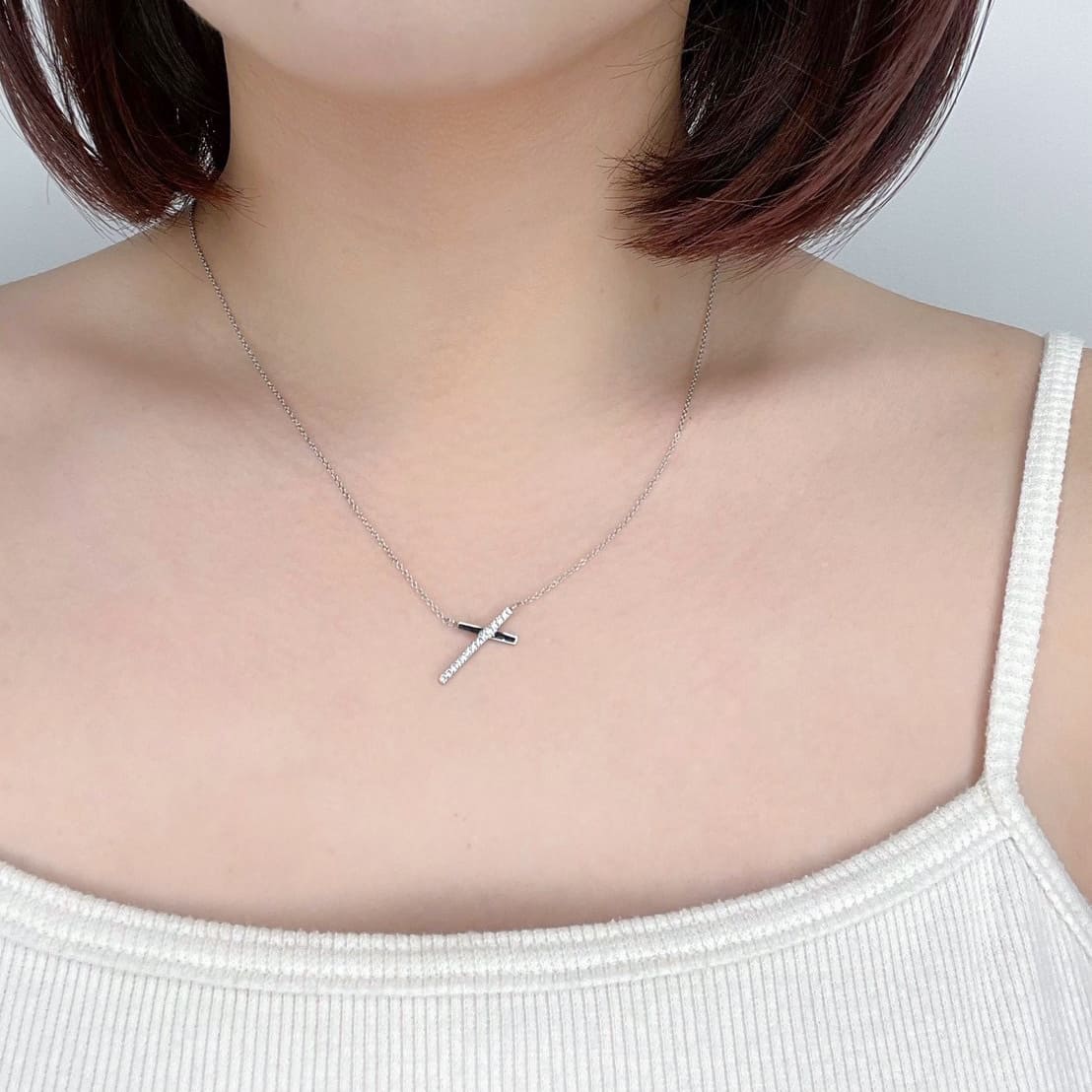 sw closs motif necklace