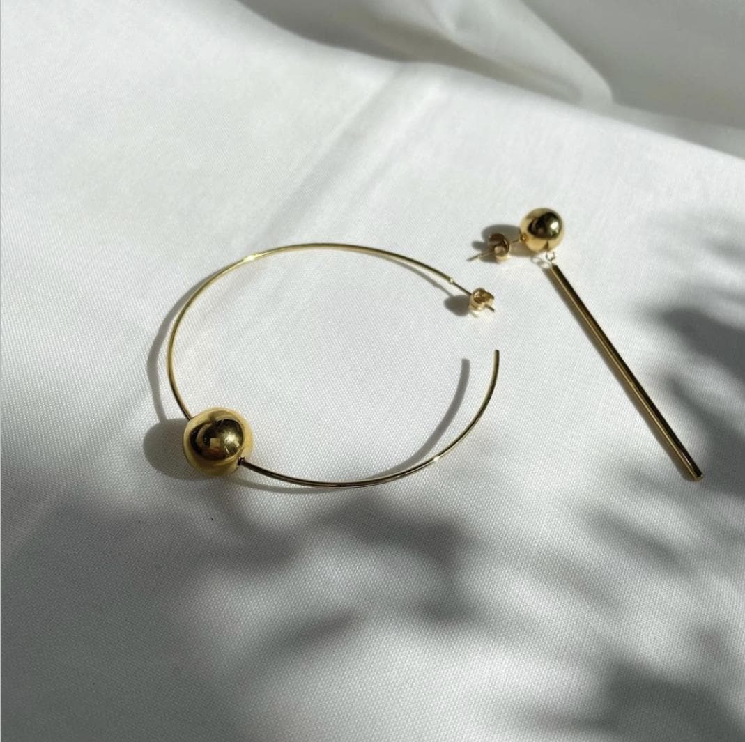 Asymmetry metal ball pierce