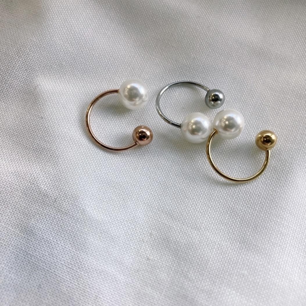 one pearl earcuff