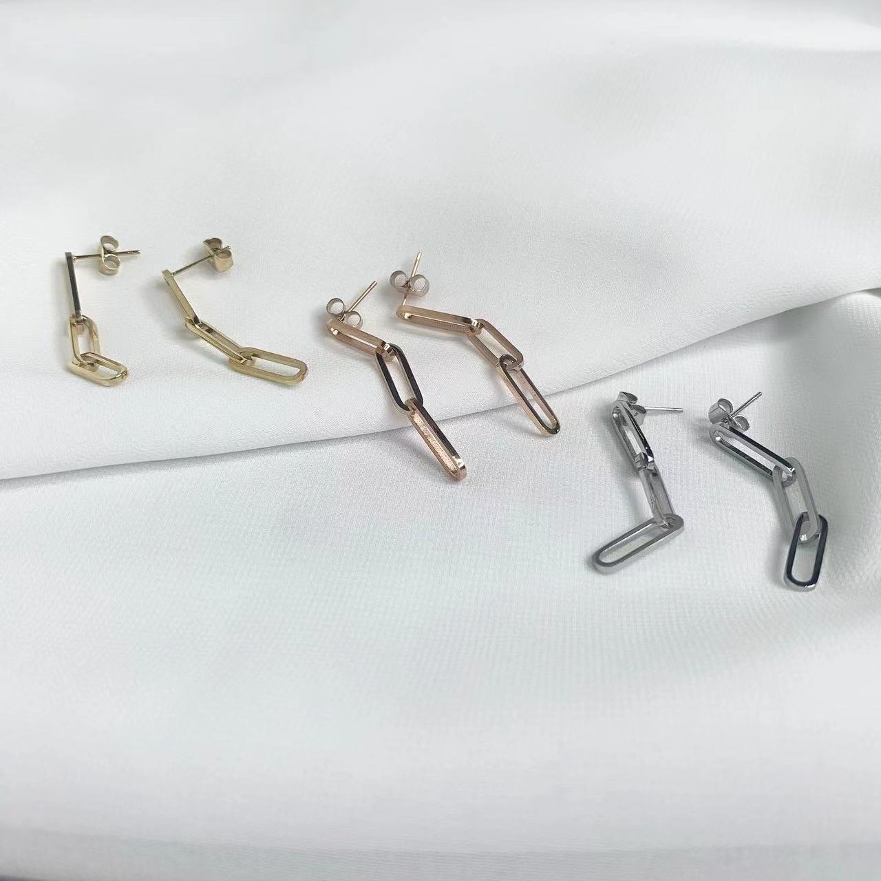 Square chain pierce