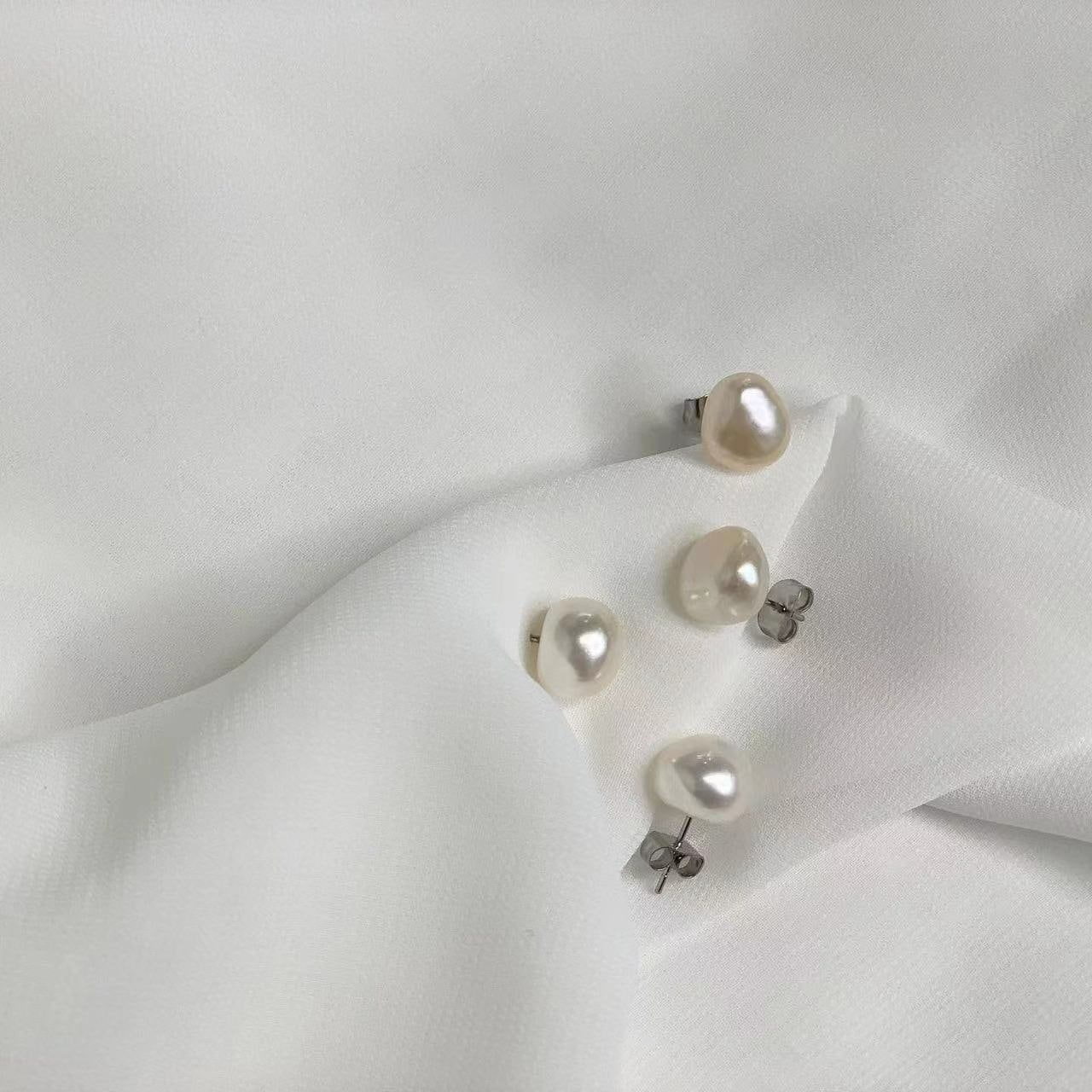 One pearl pierce