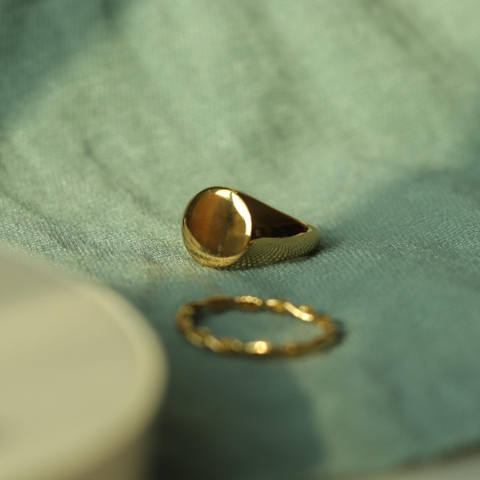 round college ring