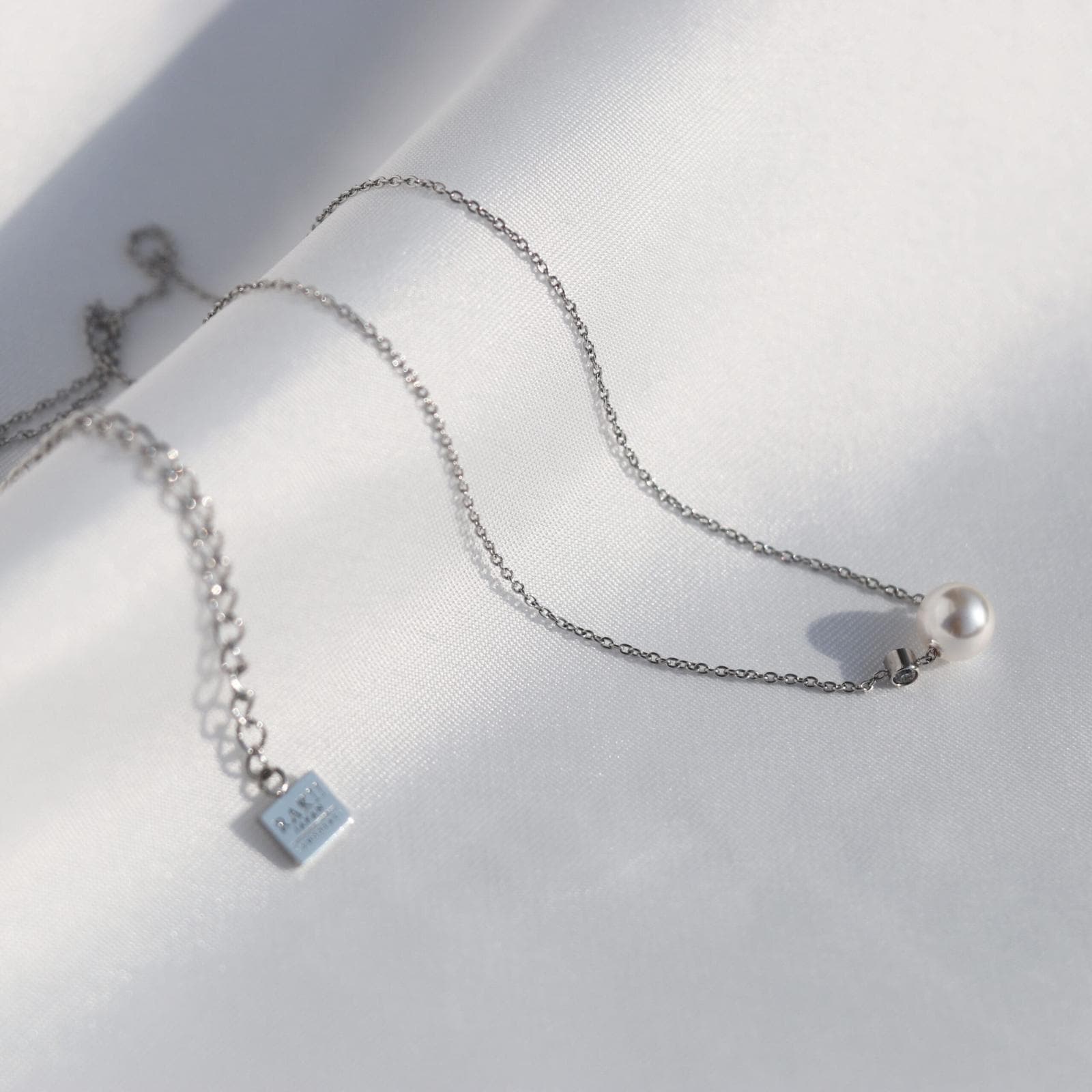 One by one chain necklace
