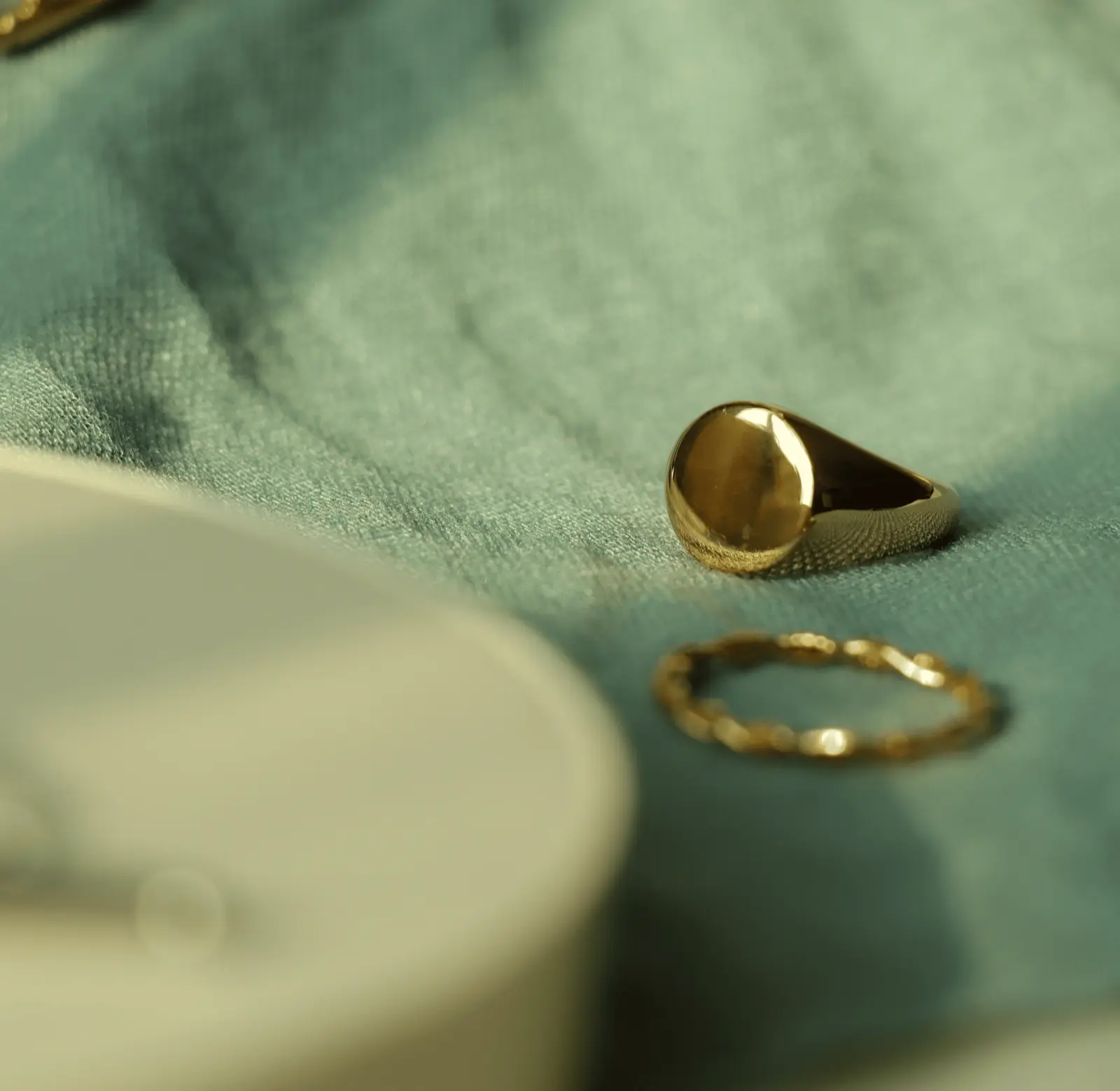round college ring