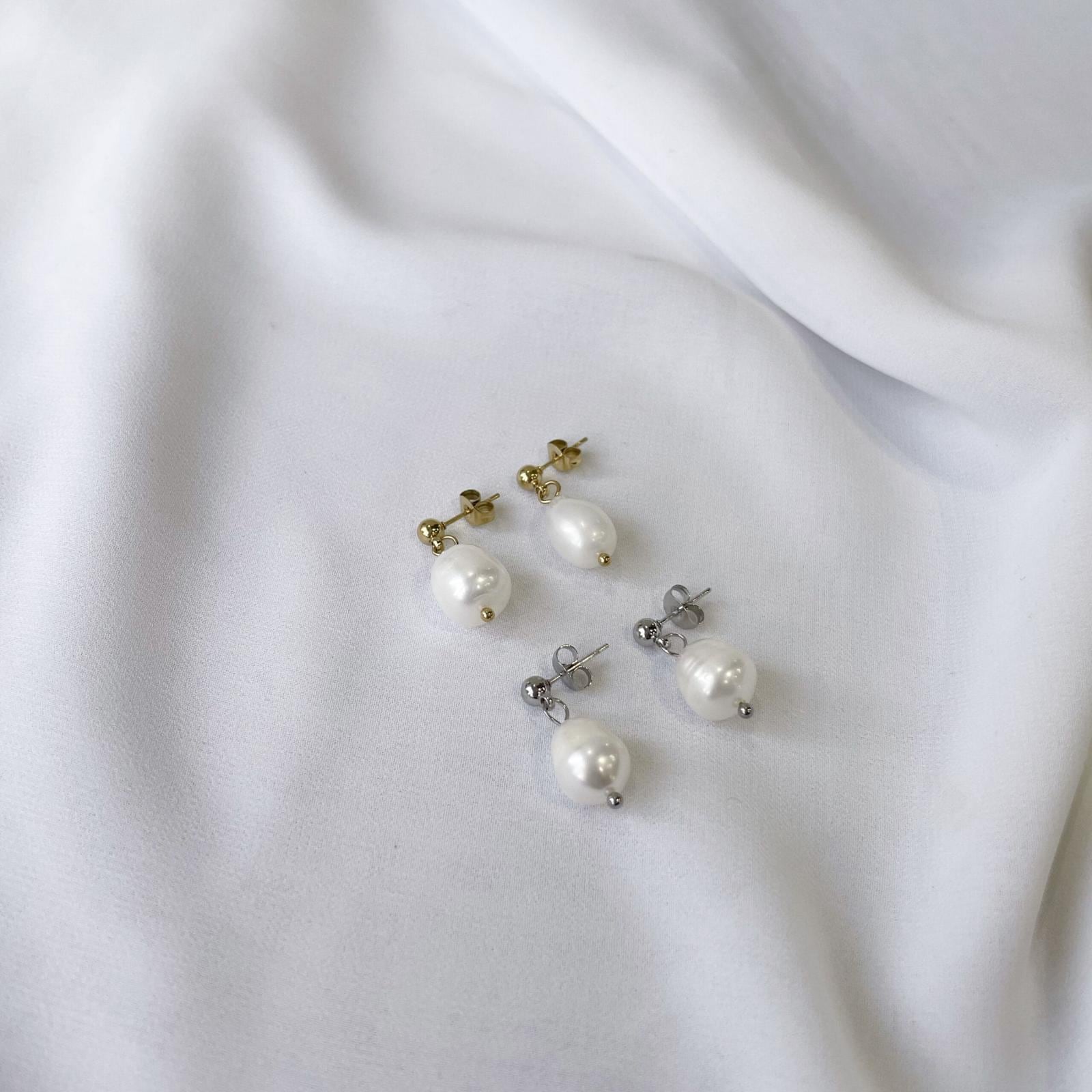 Pearl charm pierce
