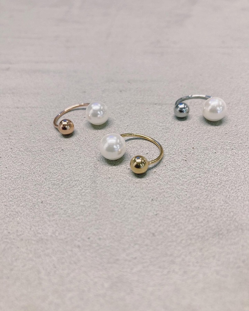 one pearl earcuff