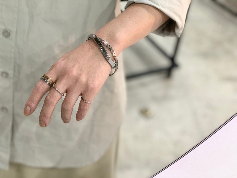Eternity heart bangle