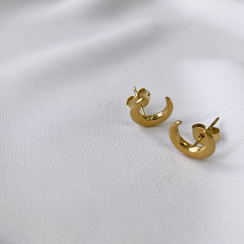Moon tin pierce