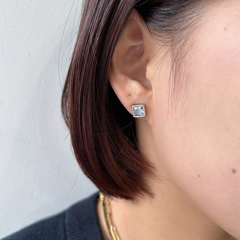 Square pierce