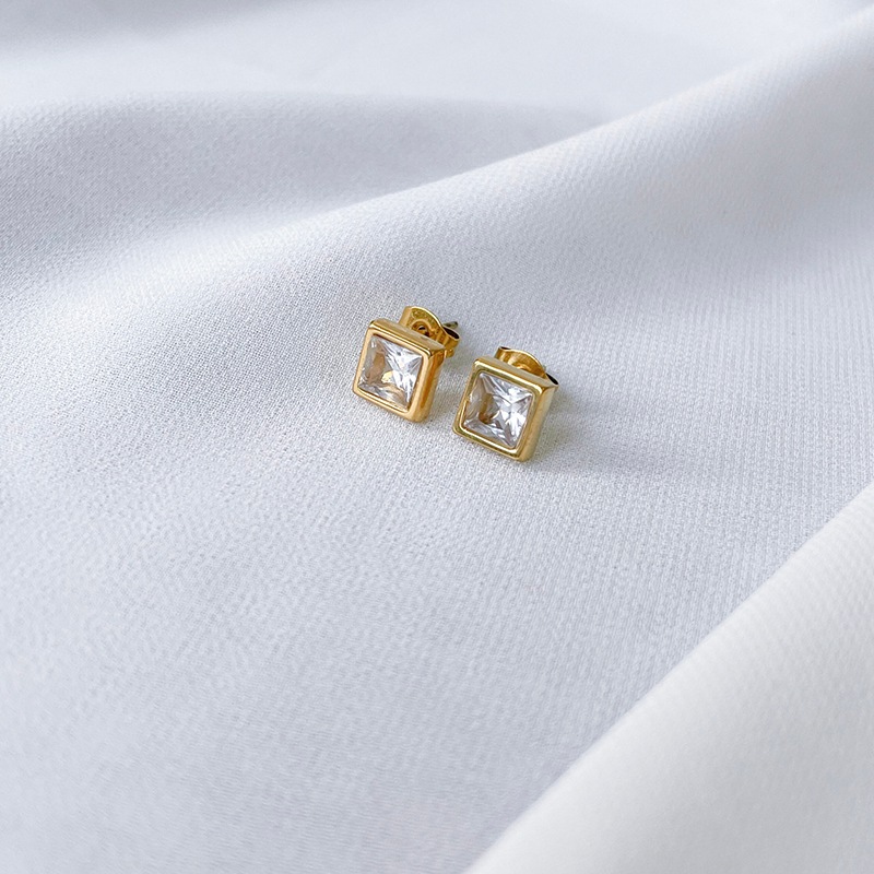Square pierce