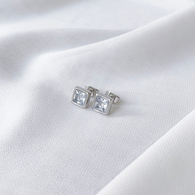 Square pierce