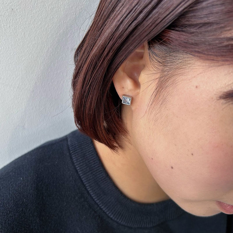 Square pierce