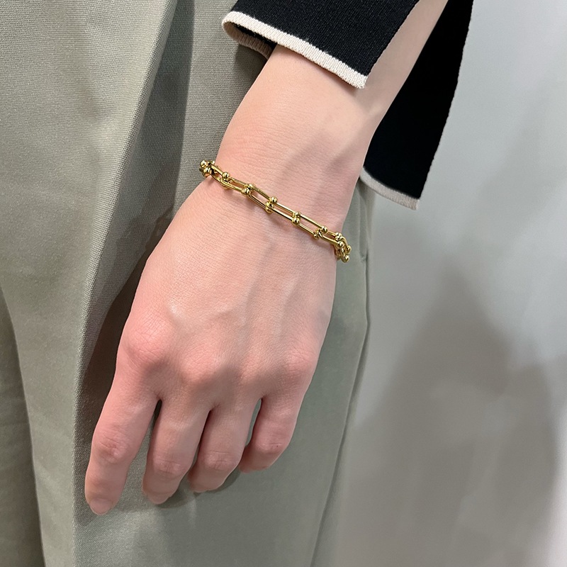 U dot chain bracelet
