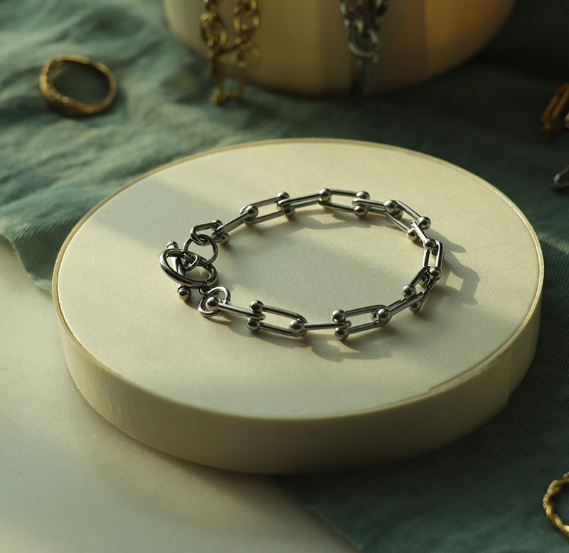 U dot chain bracelet
