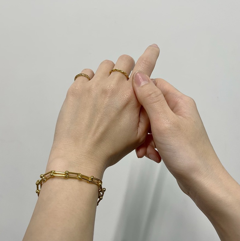 U dot chain bracelet