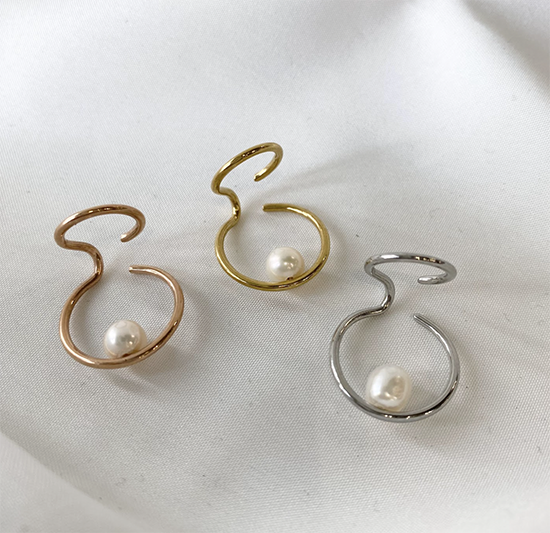 pearl beak earcuff