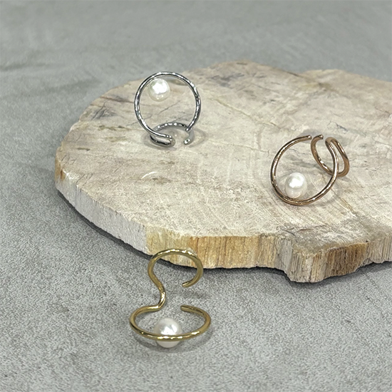 pearl beak earcuff