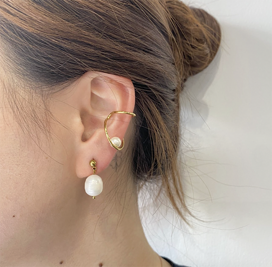 pearl beak earcuff