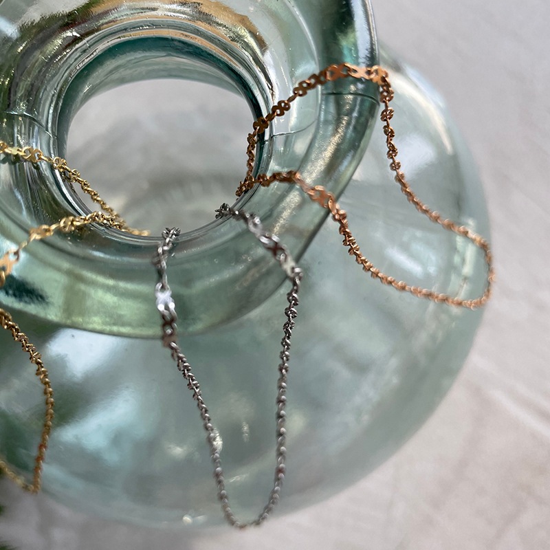 Flower chain necklace