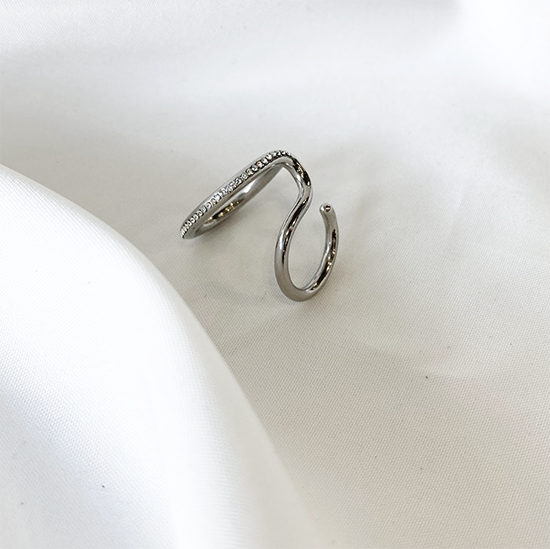 sw beak earcuff