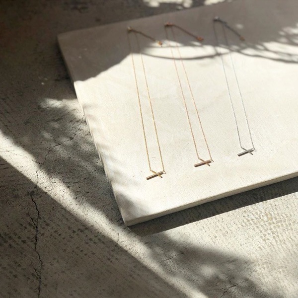 sw closs motif necklace