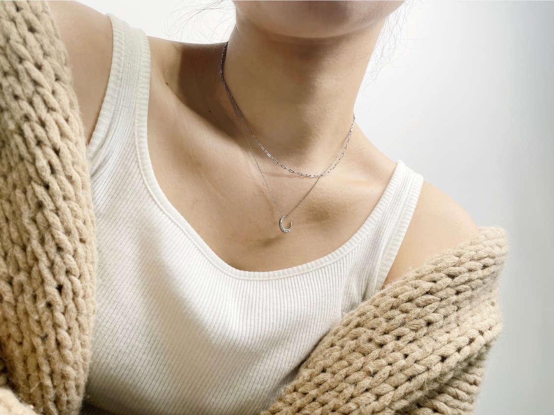 sw moon motif necklace