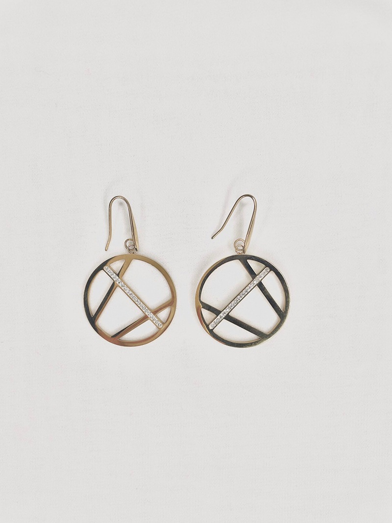 straight line plate pierce