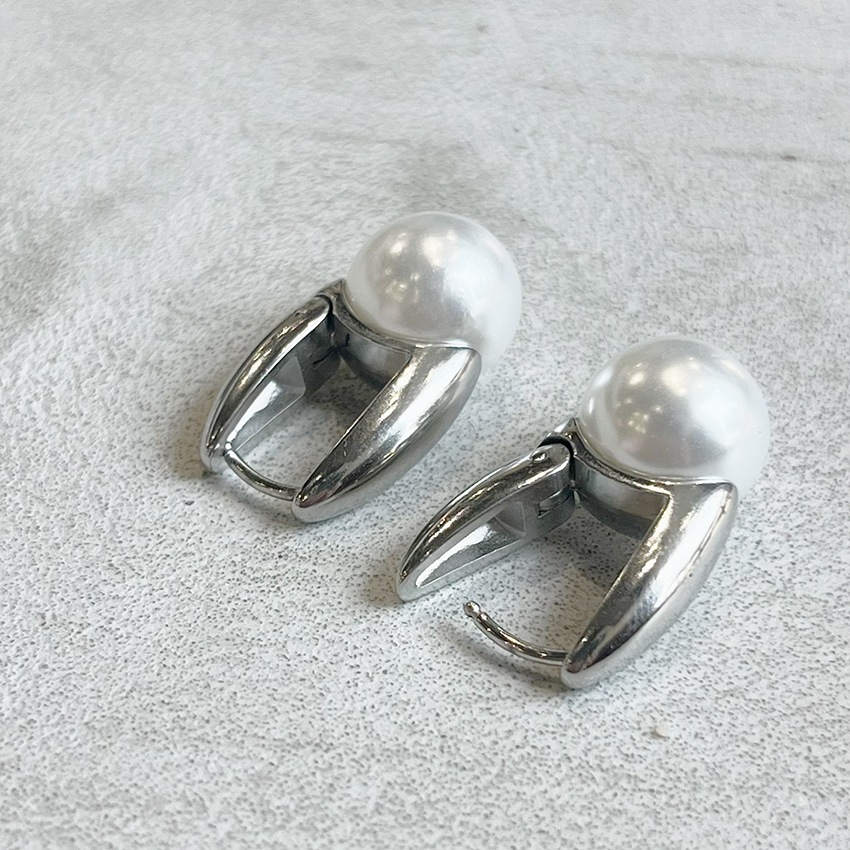 catchless hanging pearl pierce
