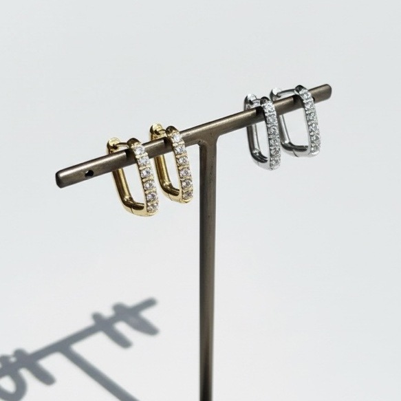stone square hoop pierce