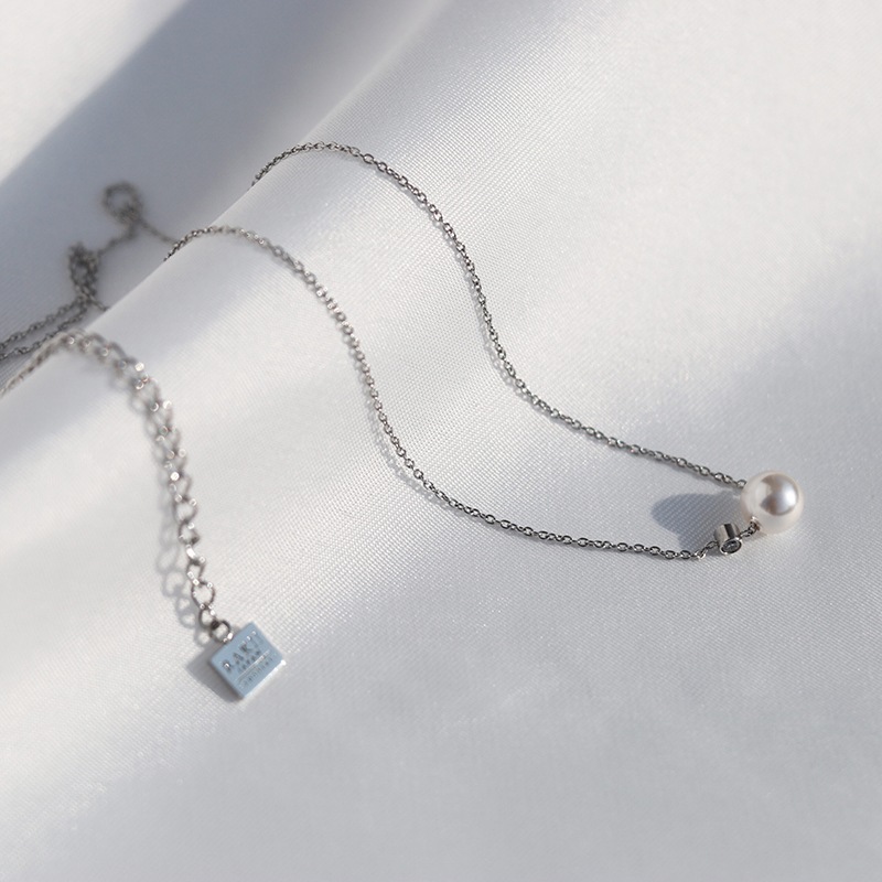 One by one chain necklace
