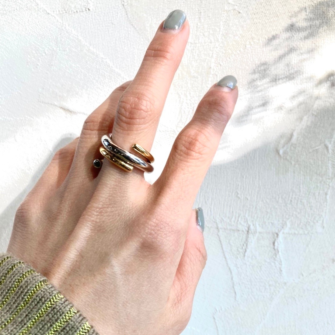 C thick ring