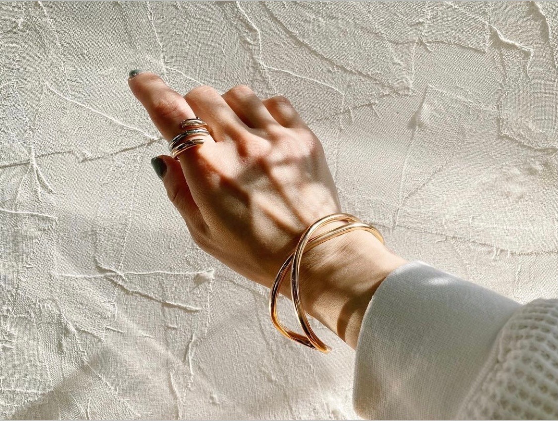 C thick ring