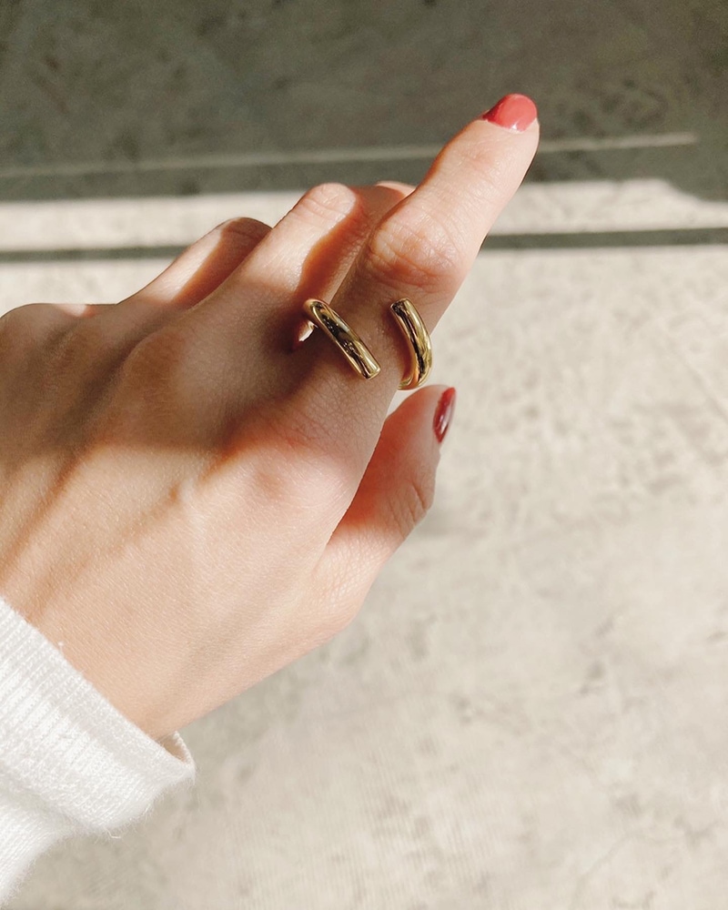 C thick ring