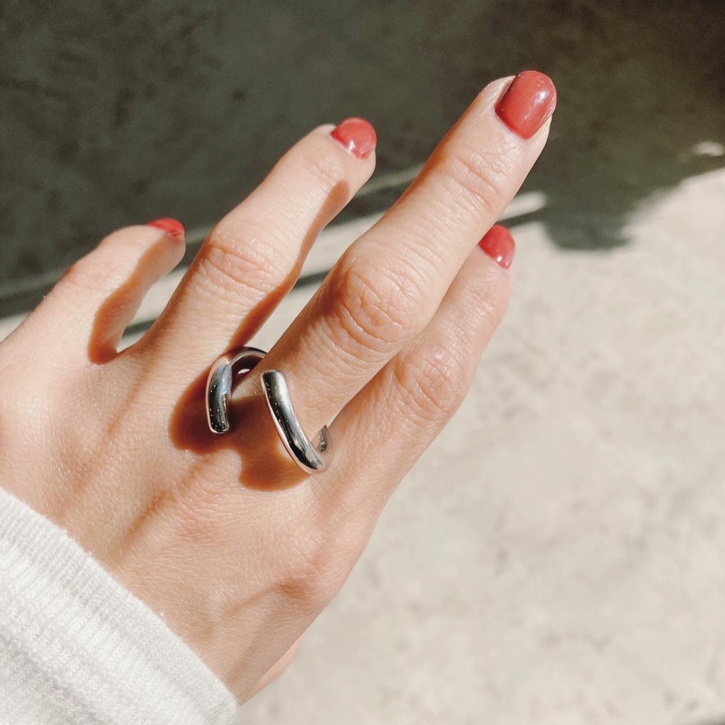 C thick ring