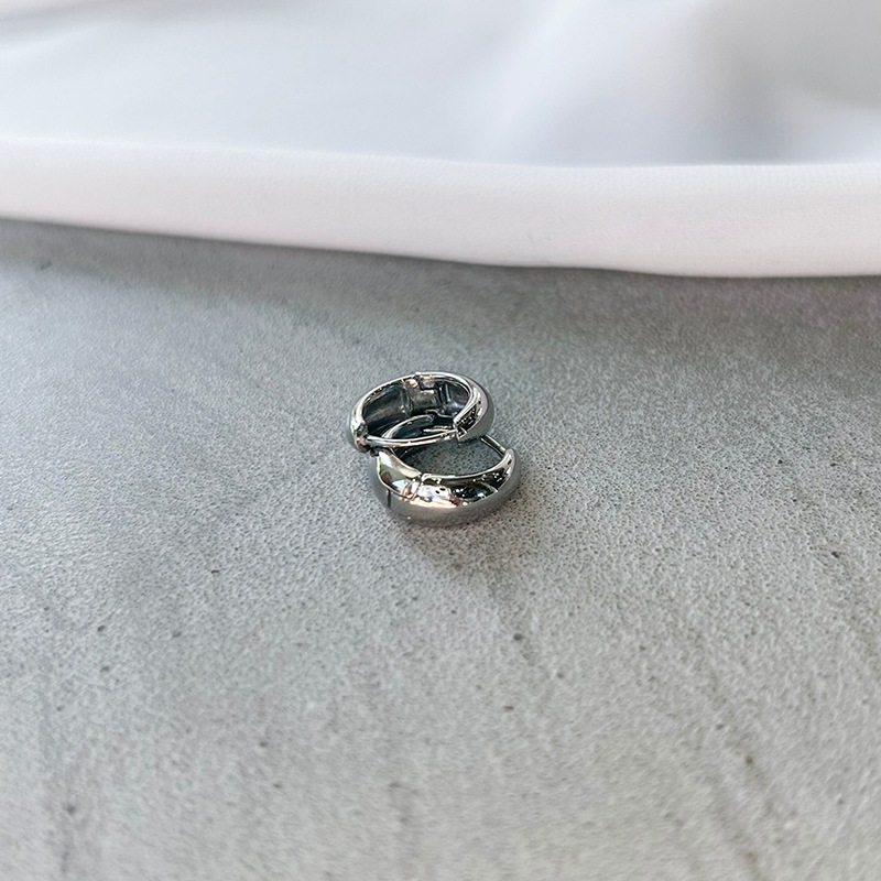 ST hoop pierce